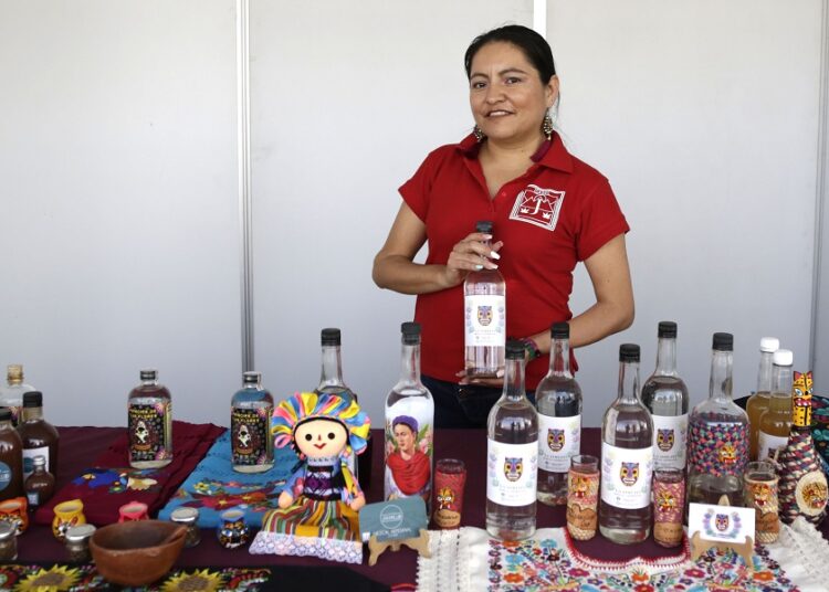 ST implementa Mercadito Solidario de las Mujeres