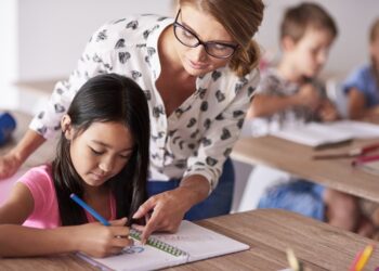 Mejorar procesos de acompañamiento educativo a alumnos indígenas: SEP