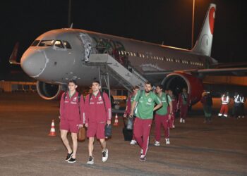 México enfrenta a Surinam