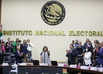 Guadalupe Taddei asume la presidencia del INE