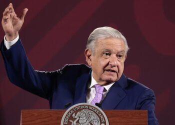 AMLO apoya que El Salvador pida renuncia de autoridades del INM