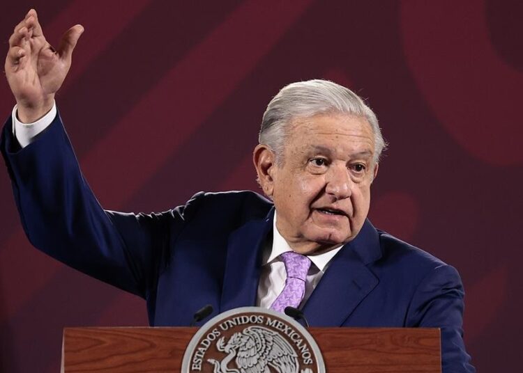 AMLO apoya que El Salvador pida renuncia de autoridades del INM