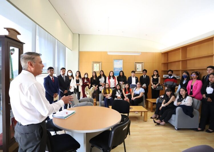 Consejo de la Judicatura explica Reforma Judicial a estudiantes de Chignahuapan