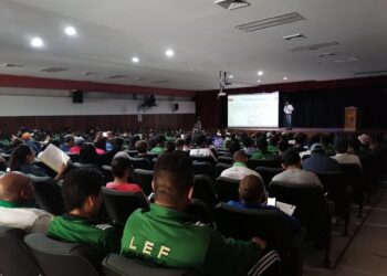 Inpode capacita a entrenadores deportivos