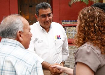 Sergio Salomón atiende a poblanos en ‘Martes Ciudadano’