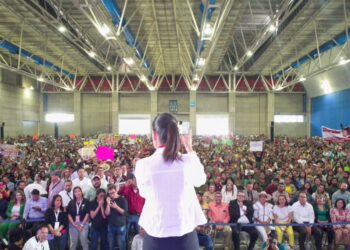 Jóvenes de Puebla respaldan a Claudia Sheinbaum
