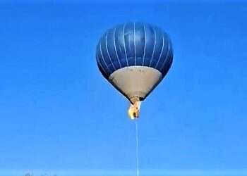 Dos muertos provoca incendio y desplome de globo aerostático en Teotihuacán