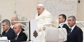 Papa preside Domingo de Ramos tras su hospitalización