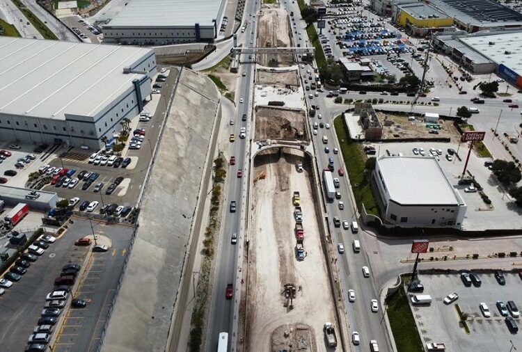 Construyen puente para mejorar movilidad en Tijuana