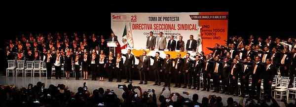José Luis González Morales asume la Secretaría General del SNTE 23