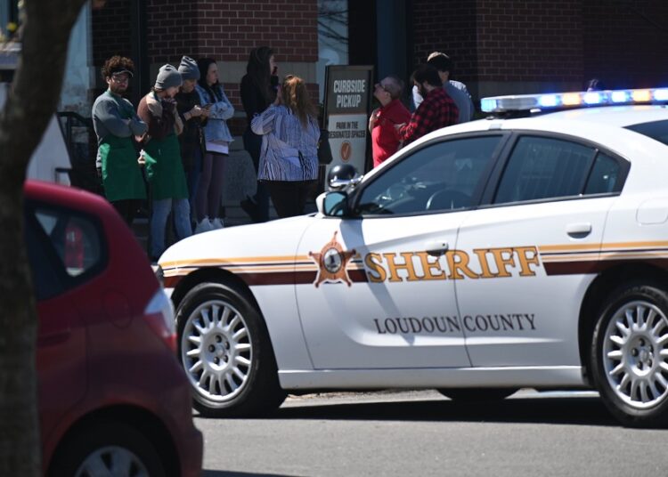 Tiroteo en centro comercial de Virginia deja al menos un herido