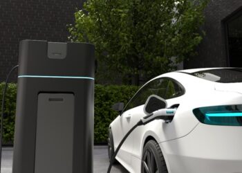 Biden quiere que 67% de los coches sean eléctricos para 2032