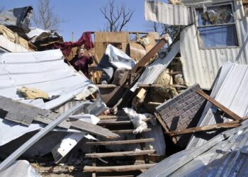 Tornados dejan varios muertos en EEUU