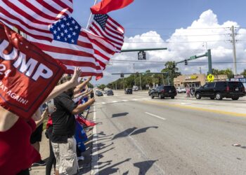 Trump viajó a Nueva York para enfrentar la justicia