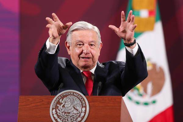 AMLO: compra de plantas de Iberdrola garantiza que no suba la luz