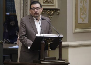 Alcántara debería separarse del Congreso mientras espera sentencia