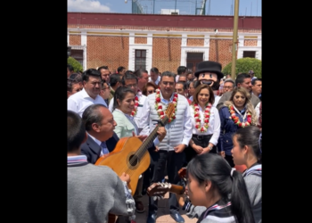Con Mañanitas recibieron al gobernador en el Martes Ciudadano en Tepeaca