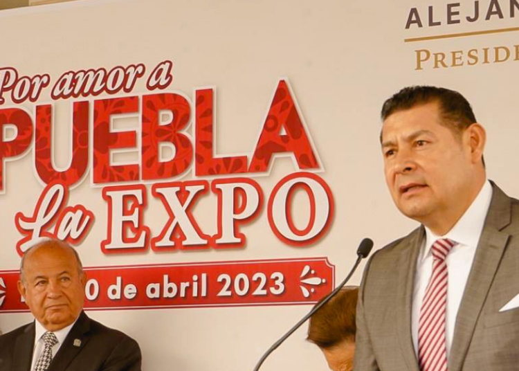 Armenta muestra su amor por Puebla con Expo artesanal, artística y cultural