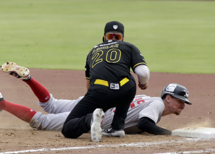 Pericos barre a Piratas de Campeche en la primera serie de la Temporada