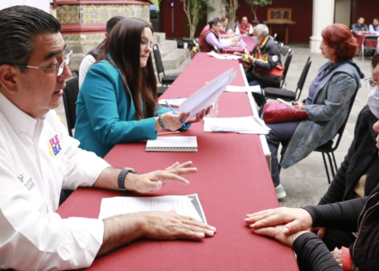 Sergio Salomón atendió el Martes Ciudadano desde Casa Aguayo con apoyo del IMSS