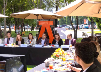 Presidente del CCE comparte con alumnos del Programa de Liderazgo Empresarial de Anáhuac