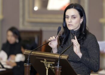 Piden emprender acciones legales contra AMLO por fracaso de Insabi