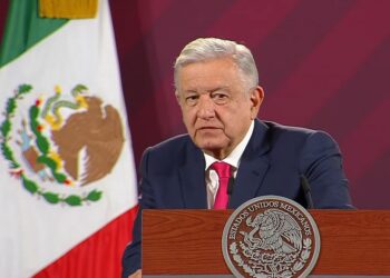 AMLO descarta crisis económica por cambio de Gobierno en 2024