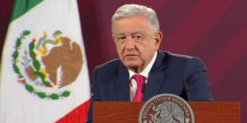 AMLO descarta crisis económica por cambio de Gobierno en 2024