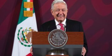 México no recurrirá a otras monedas que no sea el dólar para sus reservas: AMLO