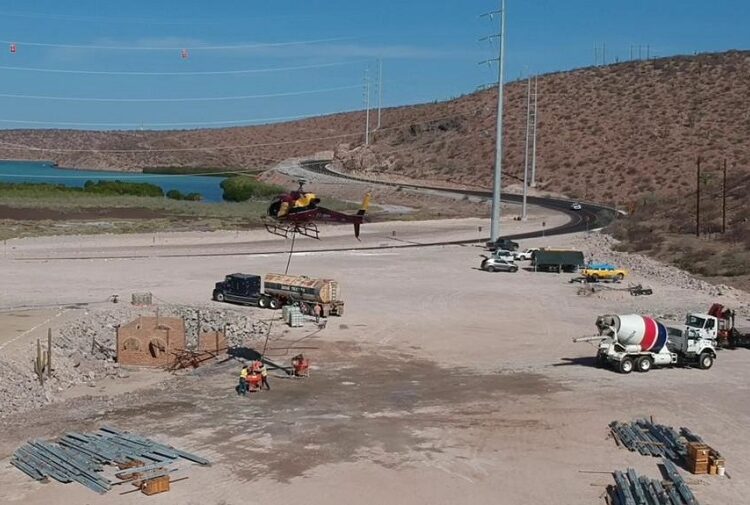 CEMEX transporta concreto ¡en helicóptero!