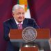 AMLO recibe pensión de adulto mayor
