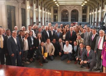 Gobernadores de Morena se unen en apoyo a AMLO
