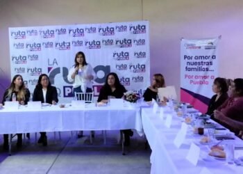Cecilia Arellano se reúne con mujeres de Cuautlancingo