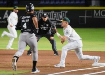 Pericos pierde primer juego contra Rieleros