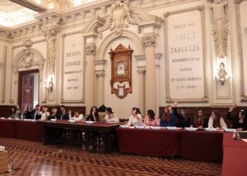 Estudiantes de la Anáhuac participaron en Cabildo de Puebla