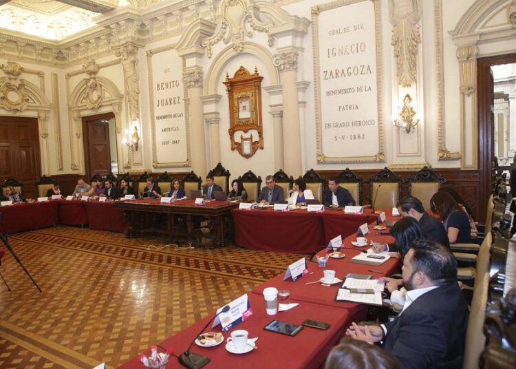 Aprueban incluir leyendas contra violencia de género en documentos oficiales del Ayuntamiento de Puebla