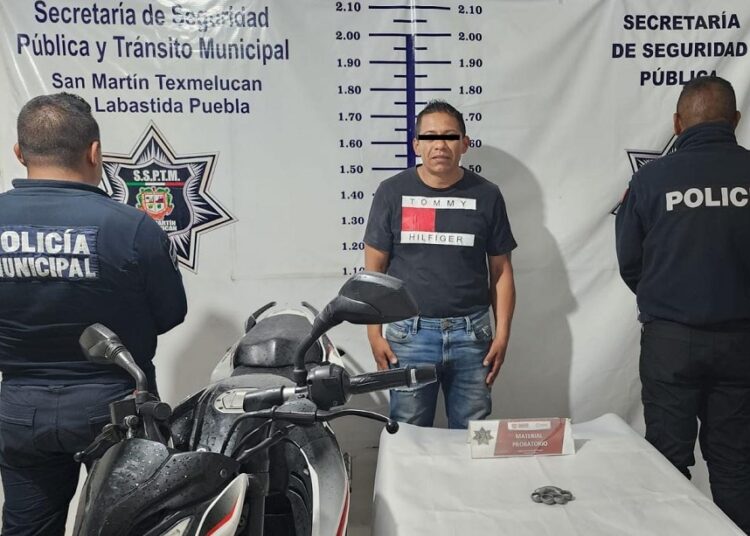 Detienen a persona por conducir motocicleta con números de identificación alterados en SMT