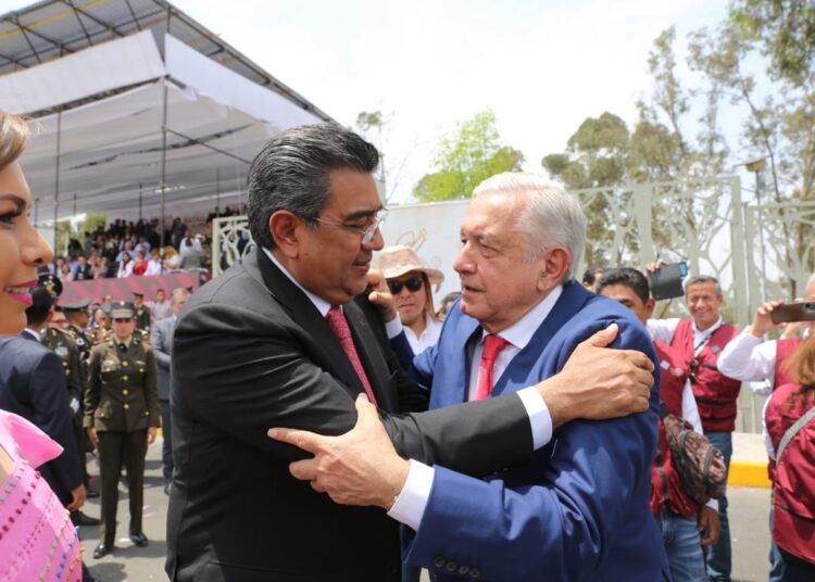Consigue Sergio Salomón apoyo histórico de AMLO a Puebla