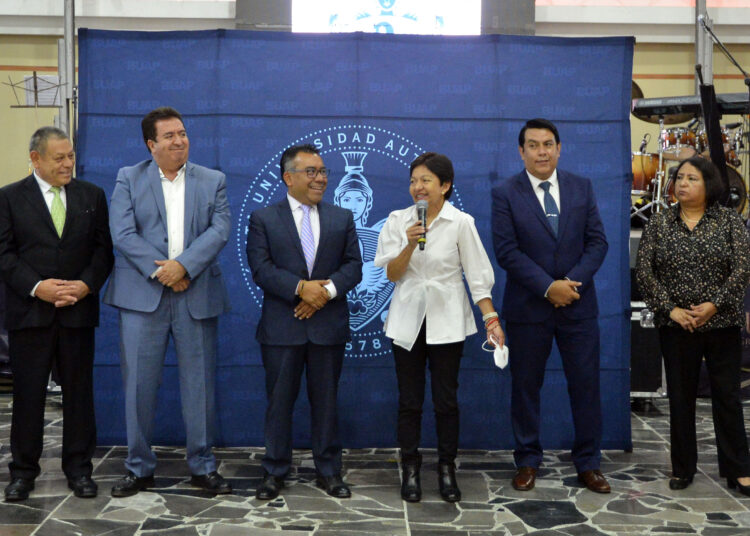 BUAP brilla por el trabajo de sus docentes: rectora Lilia Cedillo