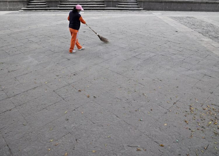 Limpia recolecta hasta 15 toneladas de ceniza por día