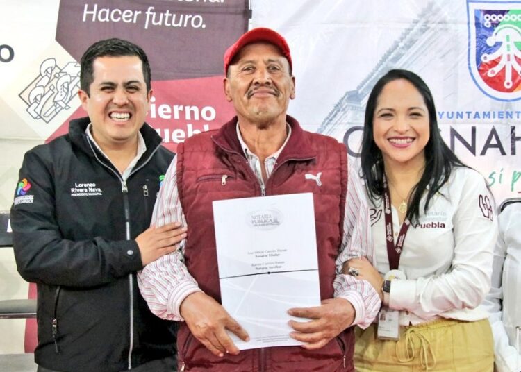 Gobierno otorga certeza jurídica a familias de Chignahuapan