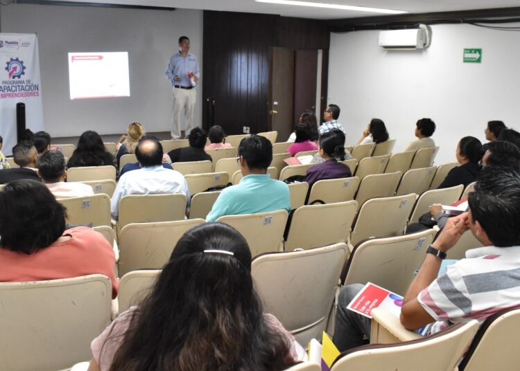 En Puebla capital se capacita en emprendimiento