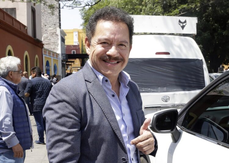 Presumir respaldo de alcaldes es ‘ingenuidad política’