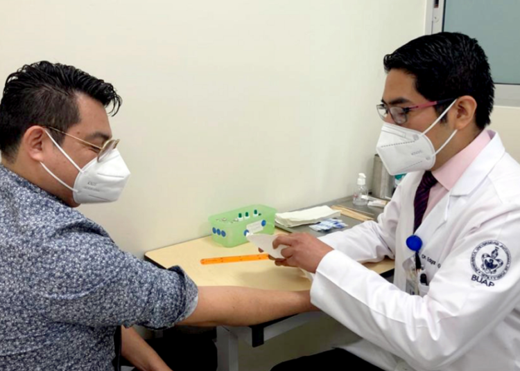 Doctores del HUP estudian sensibilidad de vacunas vs covid en pacientes con alergia