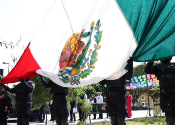 Tlatehui encabeza ceremonia cívica de mayo