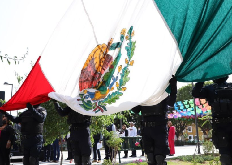 Tlatehui encabeza ceremonia cívica de mayo