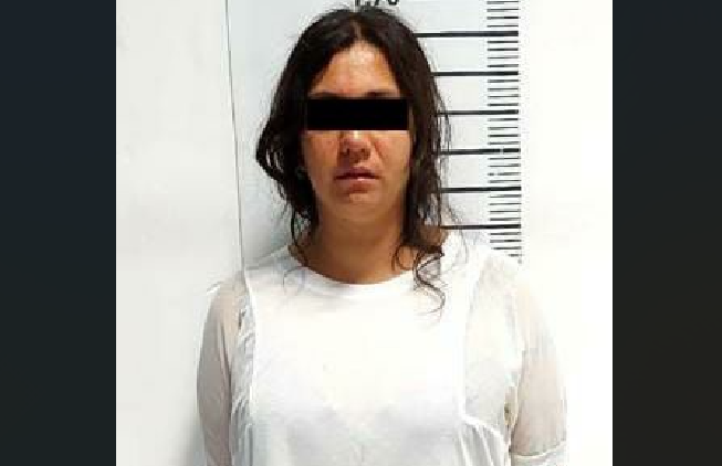 Policía detiene a mujer de 36 años por maltratar a su pareja
