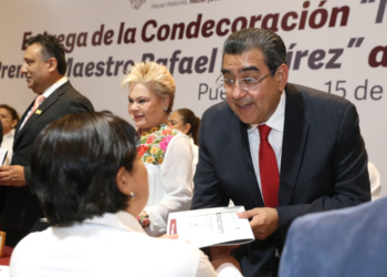 Gobierno del Estado destinó más de 200 millones para estímulos económicos a maestros