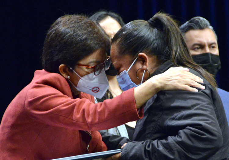 Lilia Cedillo destaca esfuerzo de alumnos egresados del Complejo Regional Sur