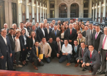 AMLO  y gobernador Céspedes se reúnen nuevamente en Palacio Nacional